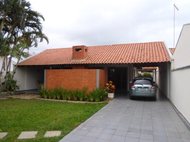 1420R CASA 230M2 GUARATUBA ELIANA