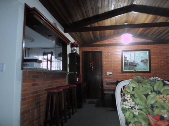 1420R CASA 230M2 ELIANA GUARATUBA