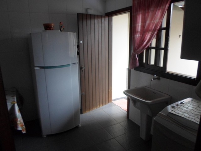 1420R CASA 230M2 GUARATUBA ELIANA