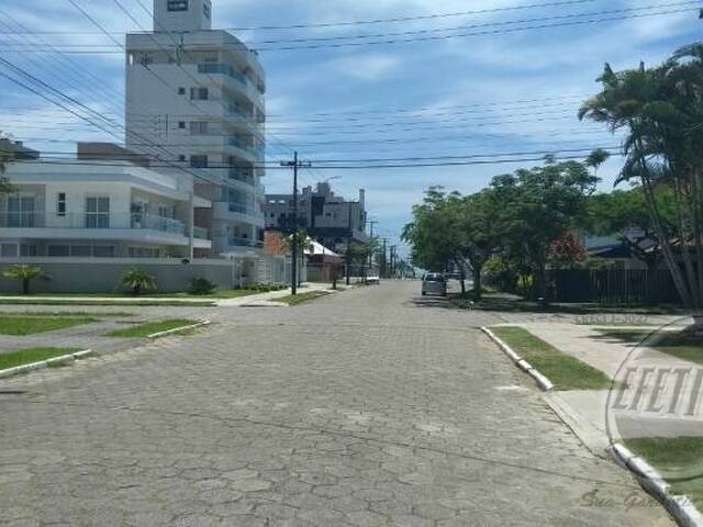 Sobrado para Venda em Centro - 23