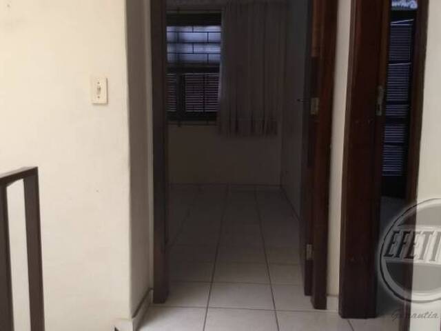 Sobrado para Venda em Centro - 12