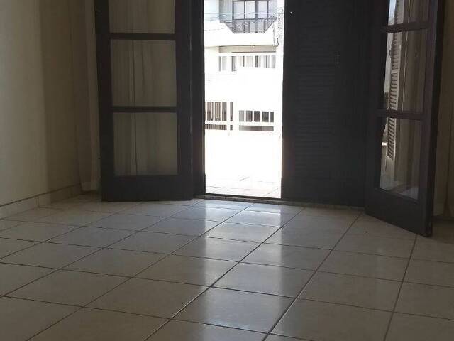 Sobrado para Venda em Centro - 18