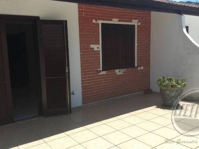 Sobrado para Venda em Centro - 19
