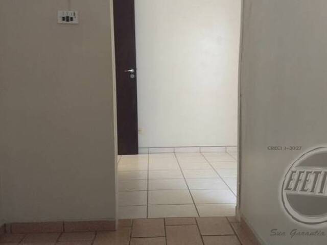 Sobrado para Venda em Centro - 24
