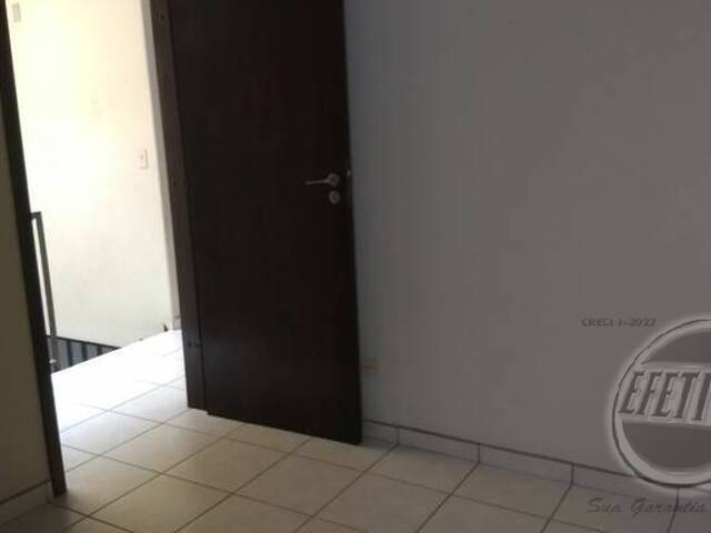 Sobrado para Venda em Centro - 27