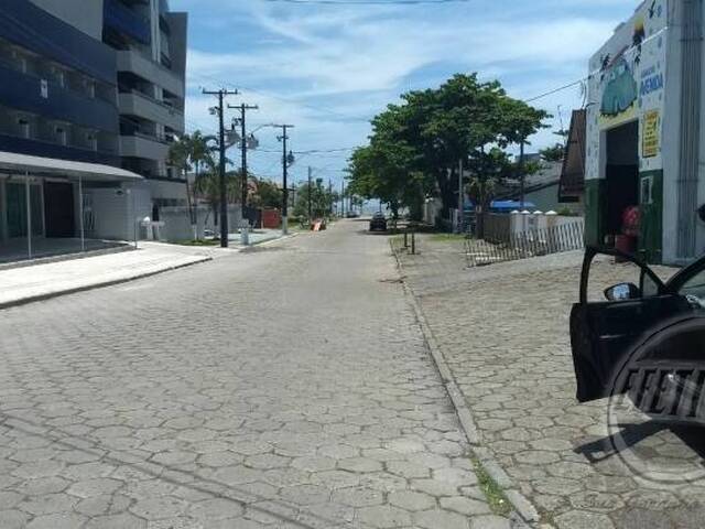 Sobrado para Venda em Centro - 45