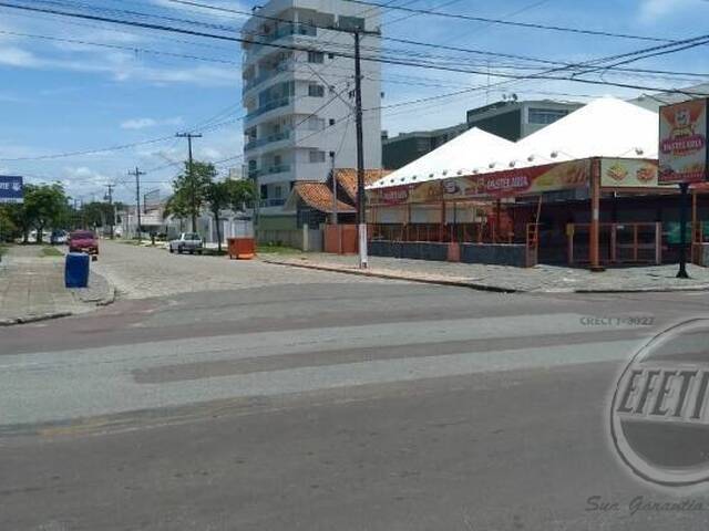 Sobrado para Venda em Centro - 46