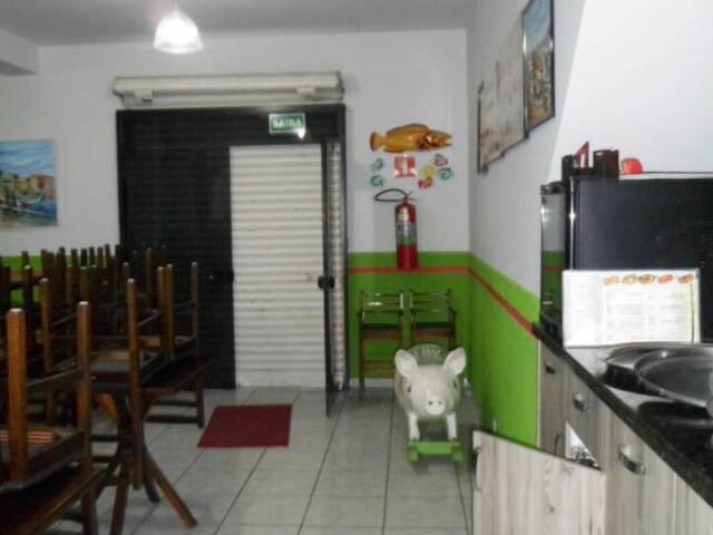 Residência para Venda em Estradinha - 40