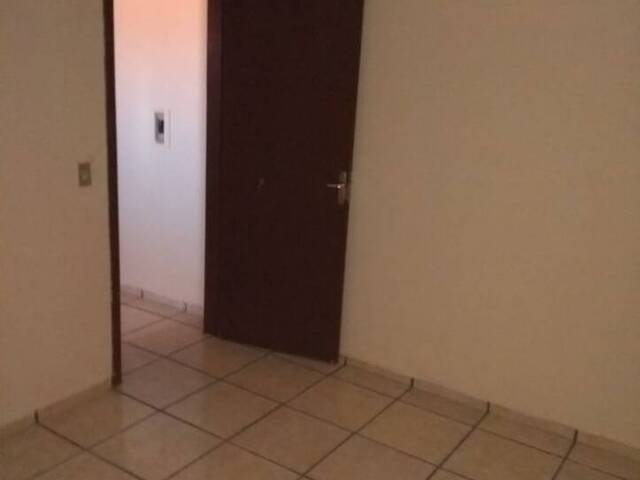 Casa para Venda em Coroados - 9