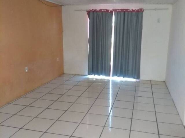 Casa para Venda em Coroados - 18