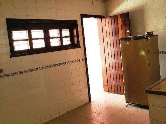 Sobrado para Venda em Centro - 17
