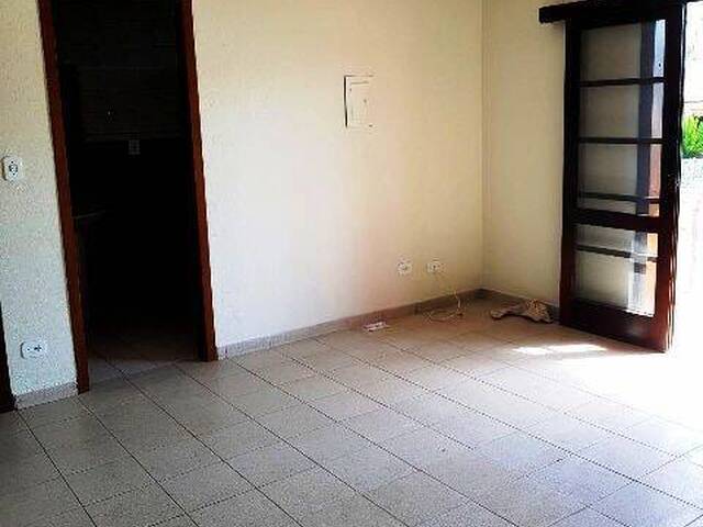 Sobrado para Venda em Centro - 16