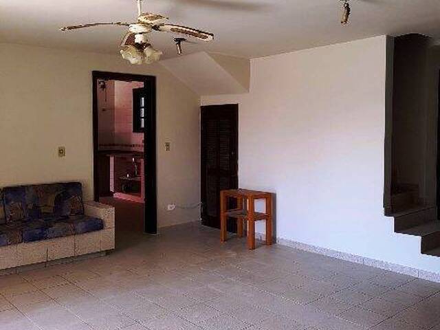 Sobrado para Venda em Centro - 13
