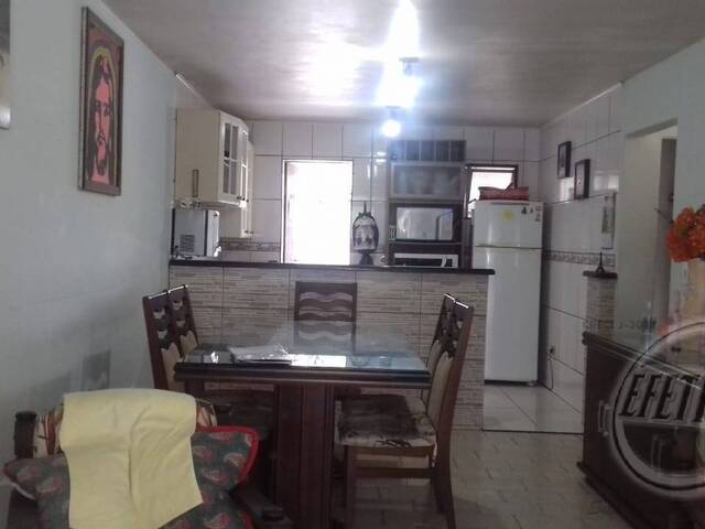 Sobrado para Venda em Coroados - 11