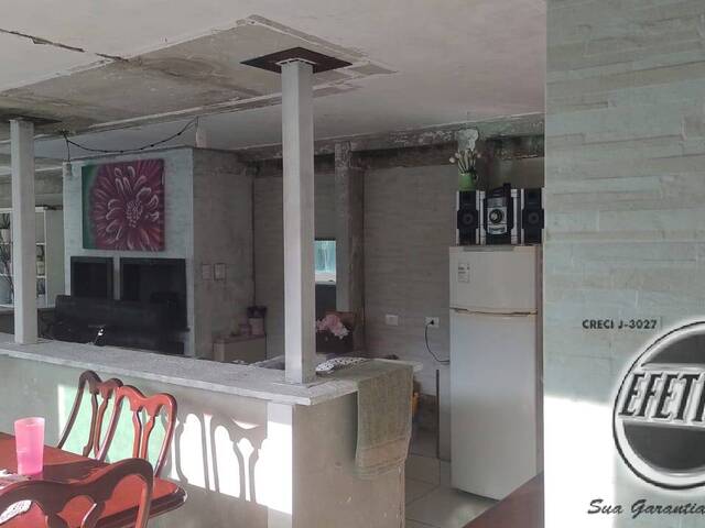 Residência para Venda em Cajuru - 16