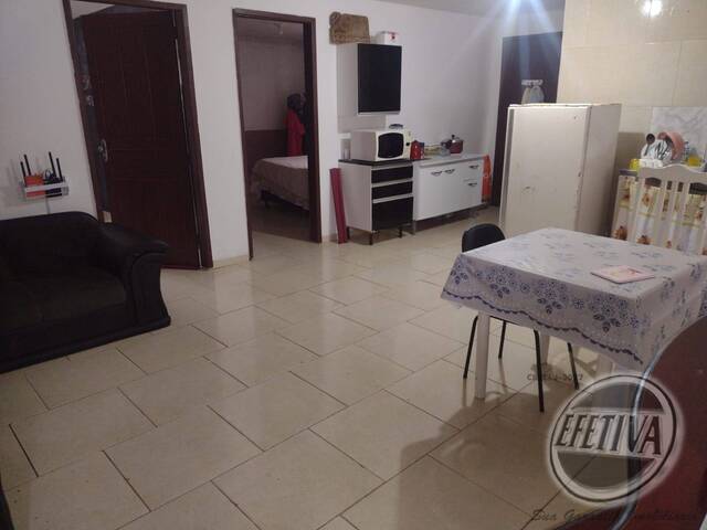 Residência para Venda em Cohapar - 17