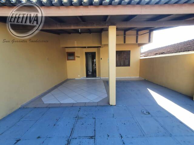 Sobrado para Venda em Balneário Ipacaraí - 18