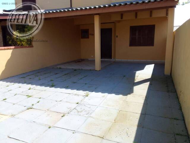 Sobrado para Venda em Balneário Ipacaraí - 26