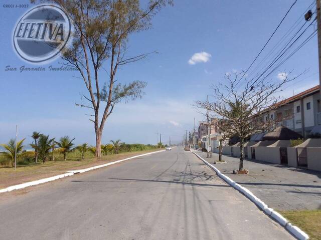 Sobrado para Venda em Balneário Ipacaraí - 35