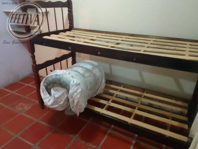 Casa para Venda em Praia de Leste - 35