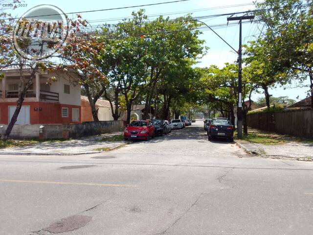 Sobrado para Venda em Gaivotas - 50