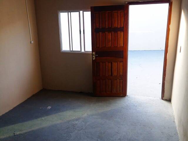 Casa para Venda em Praia de Leste - 12
