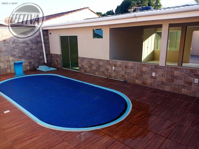 Casa para Venda em Praia de Leste - 30