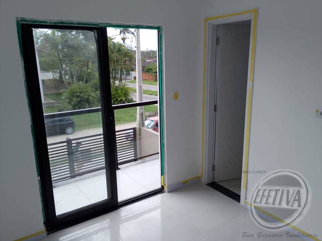 Sobrado para Venda em Balneário Ipacaraí - 13