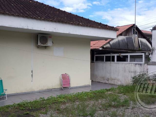 Casa para Venda em Praia de Caireiras - 28