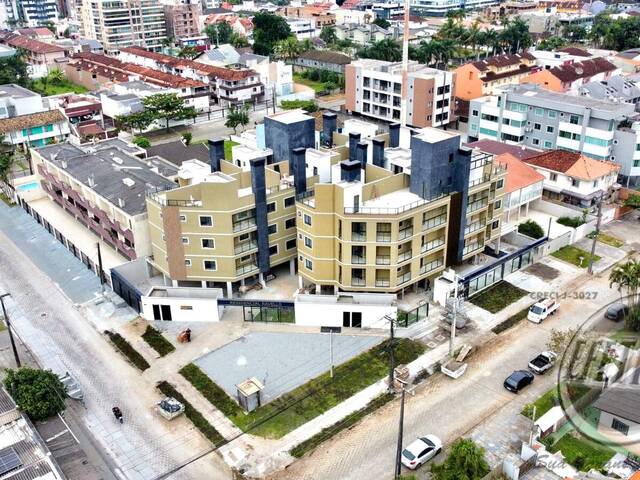 Apartamento para Venda em Caioba - 43