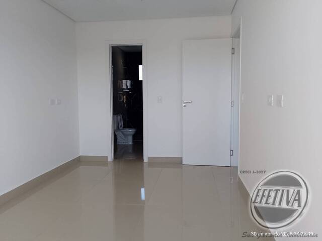 Sobrado para Venda em Gaivotas - 24