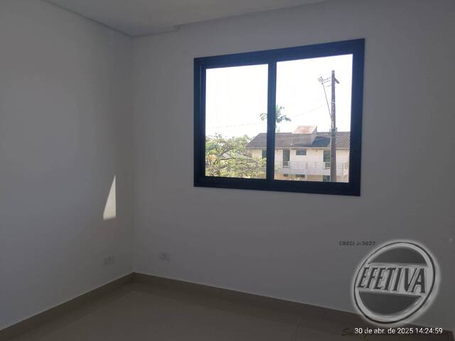Sobrado para Venda em Gaivotas - 31