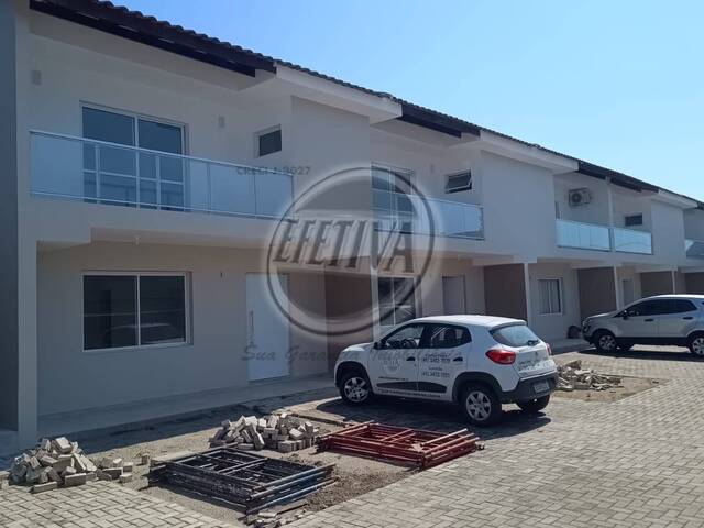 Sobrado para Venda em Centro - 42