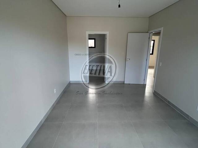 Sobrado para Venda em Cohapar - 52