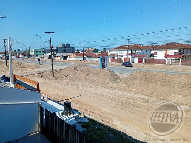 Sobrado para Venda em Balneário Ipacaraí - 24
