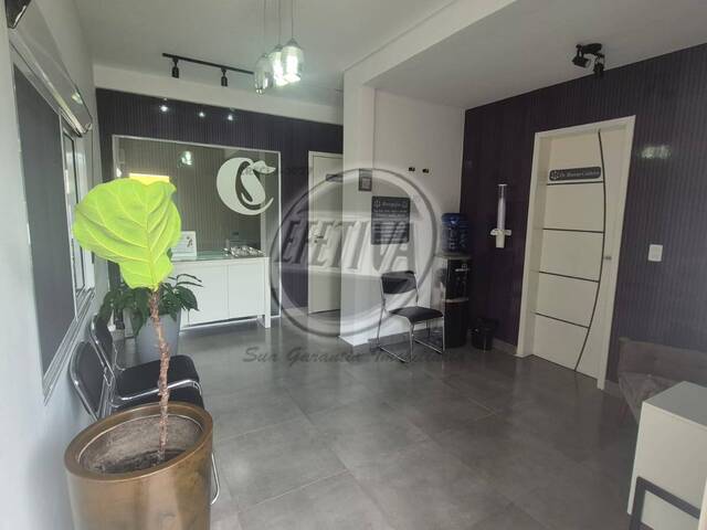 Residência para Venda em Centro - 44