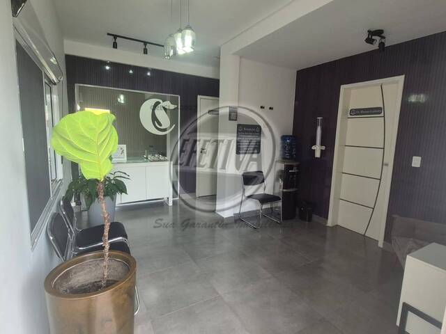 Residência para Venda em Centro - 41