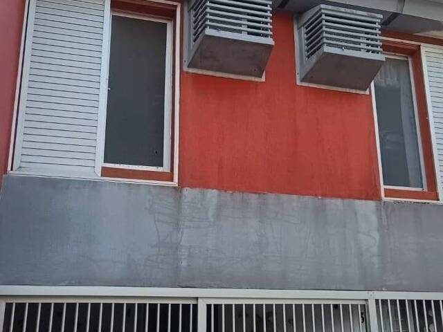 Sobrado para Venda em Centro - 48