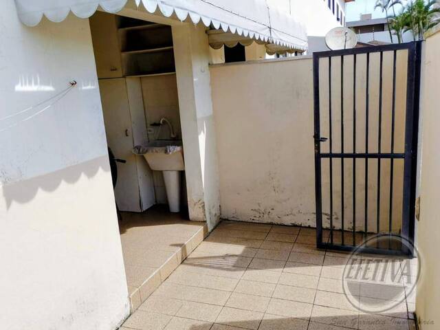 Sobrado para Venda em Balneário Ipacaraí - 23