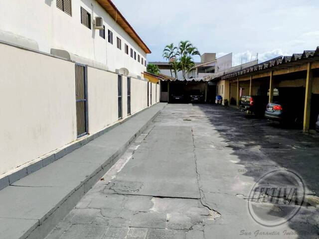 Sobrado para Venda em Balneário Ipacaraí - 25