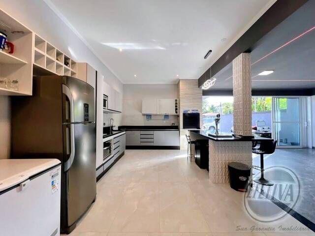 Casa para Venda em GUARAGUAÇU - 14