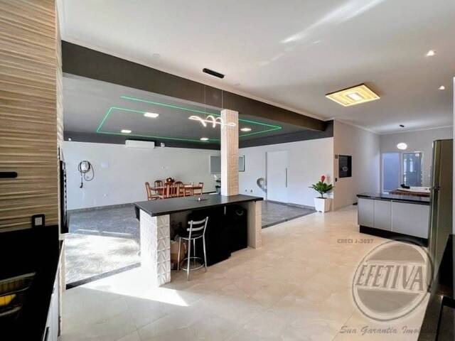 Casa para Venda em GUARAGUAÇU - 15