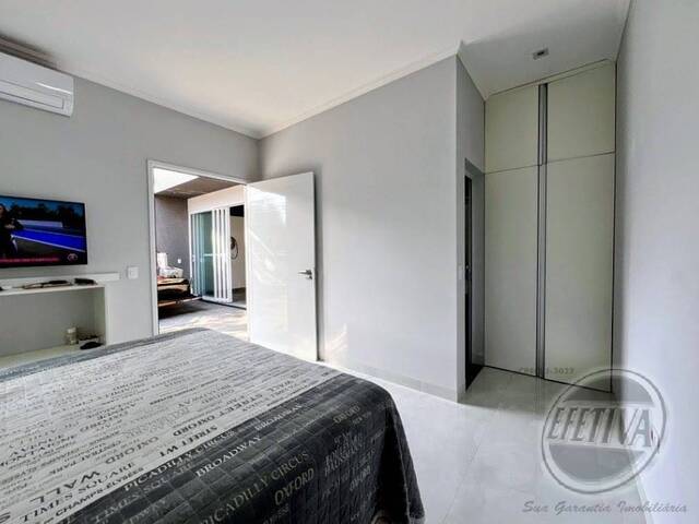 Casa para Venda em GUARAGUAÇU - 22
