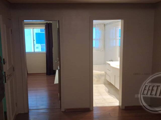 Apartamento para Venda em Juvevê - 29