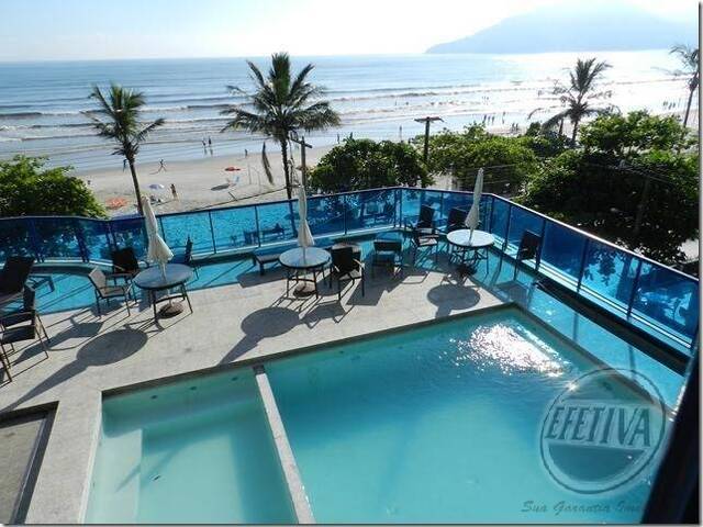 Cobertura frente ao mar c piscina