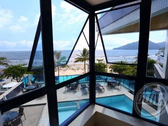 Cobertura frente ao mar c piscina