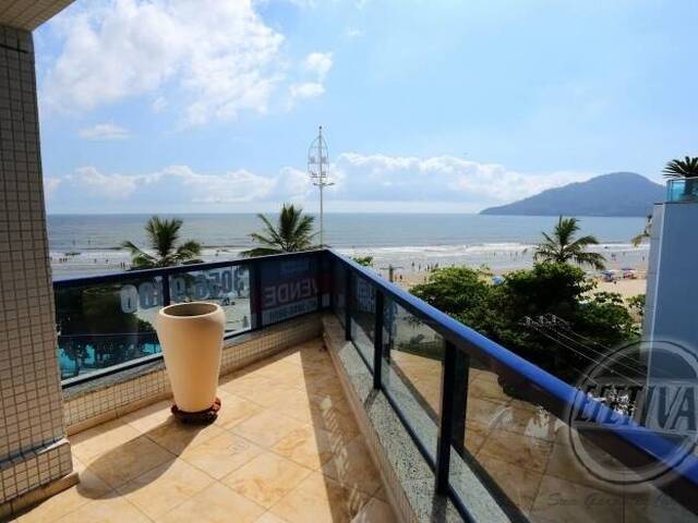 Cobertura frente ao mar c piscina