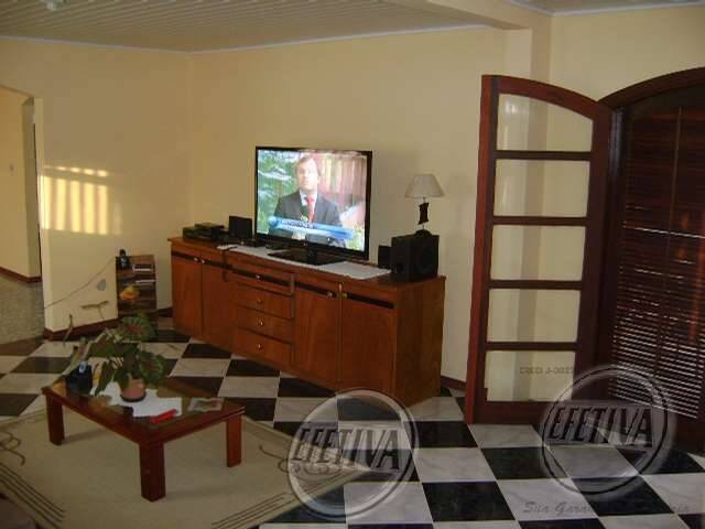 AMPLA RESIDÊNCIA TRIPLEX 