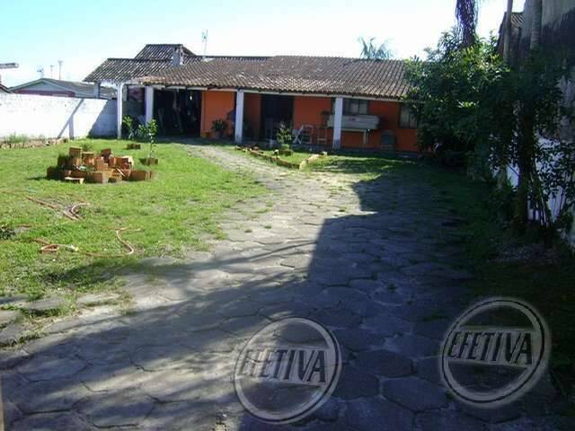RESIDÊNCIA COM 110M CONTENDO 3 DORMITÓRIOS