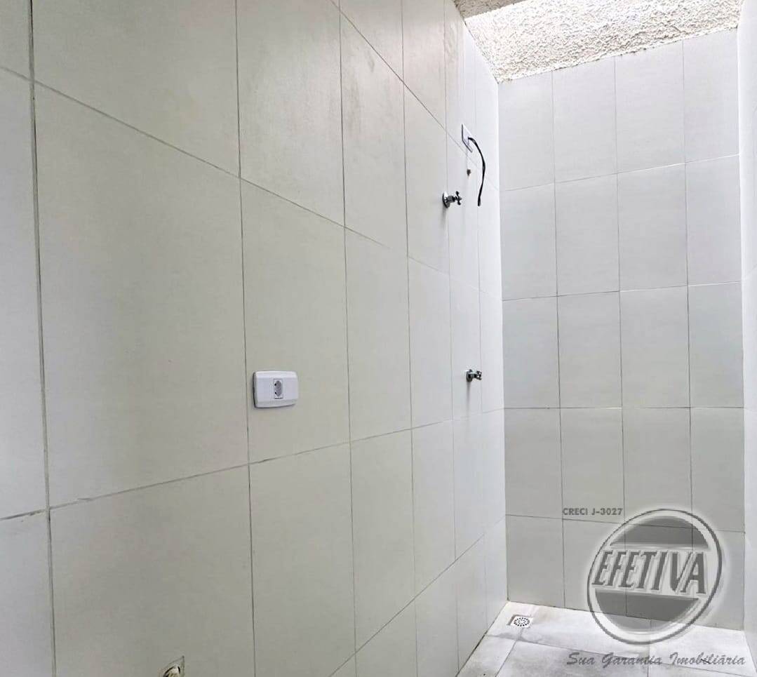 Casa à venda com 3 quartos, 55m² - Foto 8